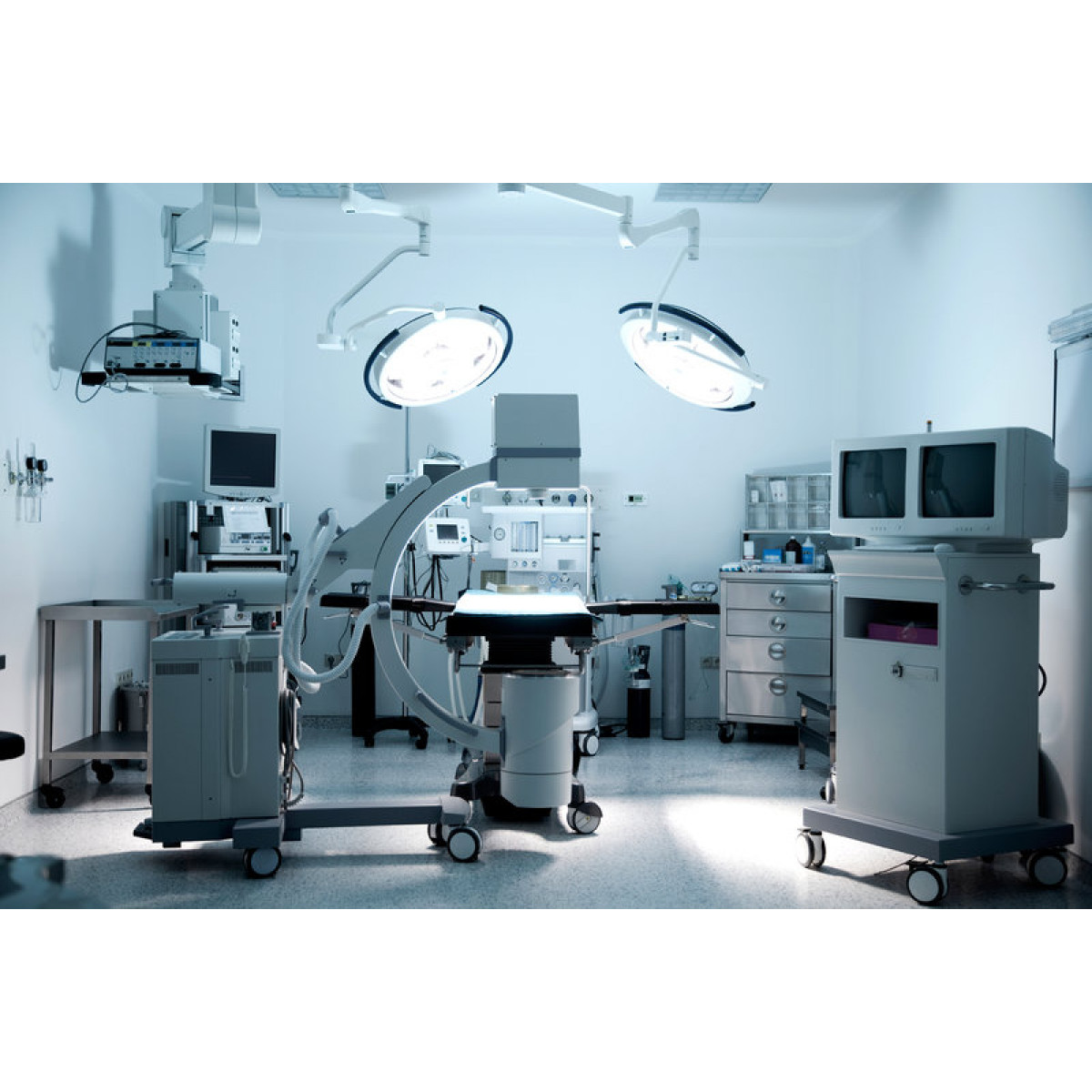 ИБП как способ защиты медицинского оборудования больниц от скачков напряжений